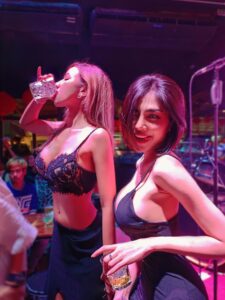 ยูจิน วารุณี นมใหญ่