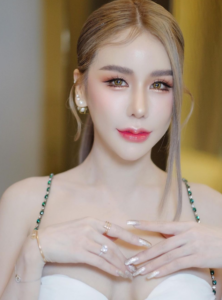 อามมี่ แม็กซิม ทำหน้า