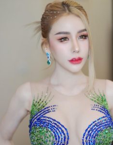 อามมี่ แม็กซิม แต่งหน้า