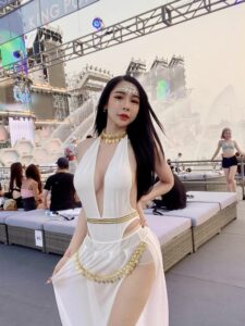 Dj แกมพลอย