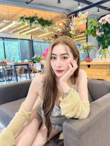 พลอย ศุภาพิชญ์ ประวัติ