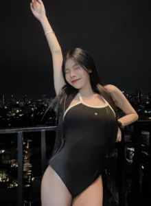 มิ้นนี่ สุทธหทัย ชุดว่ายน้ำ